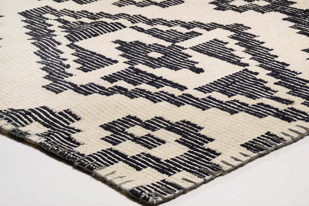 Large Pattern Kelim - Image 3