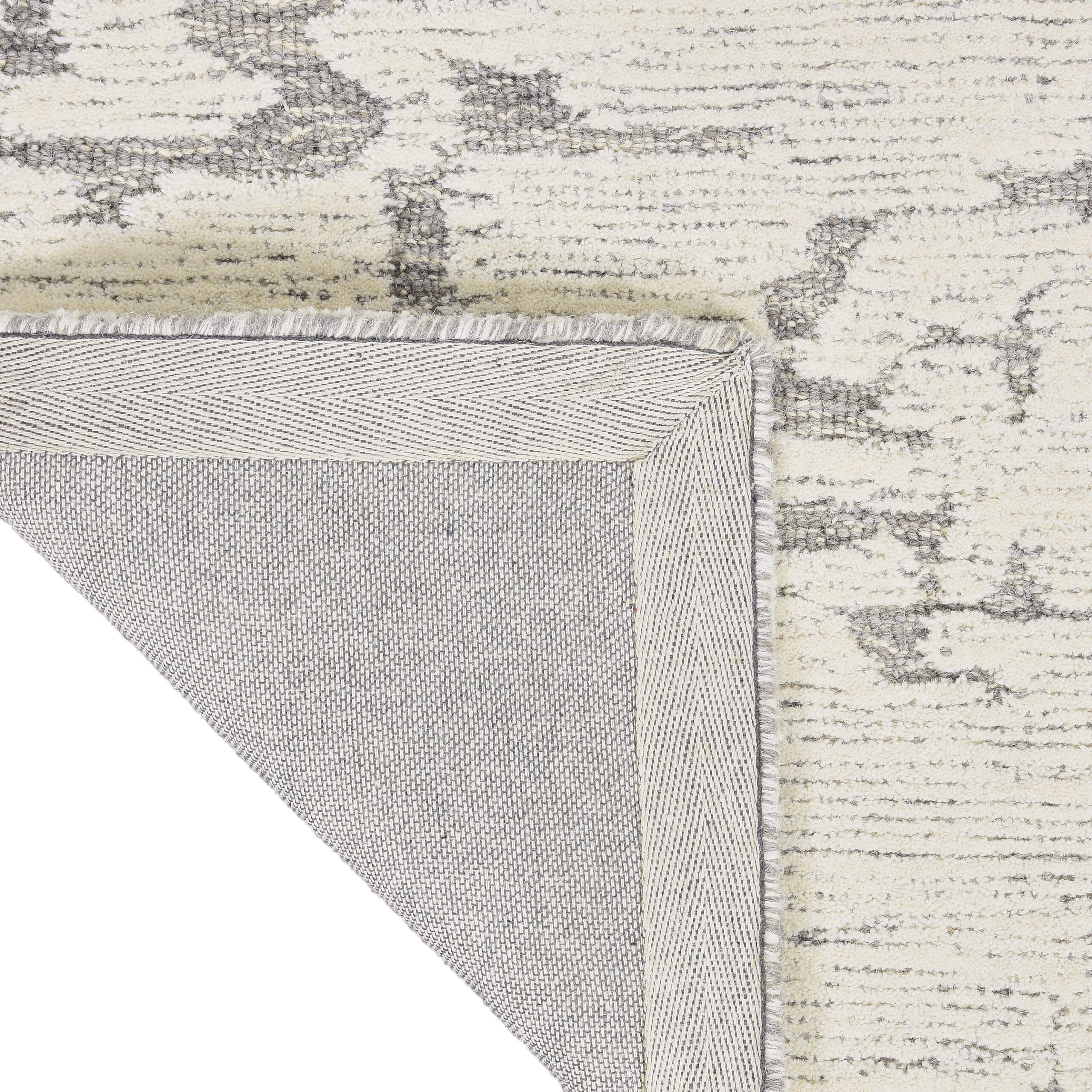 Calvin Klein Sculptural Grey - Image 3